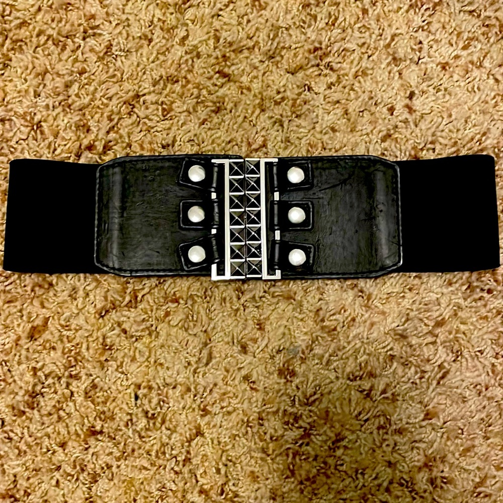 Women’s High Waist Black Belt w Silver Studded Embellishment Size: XS/S